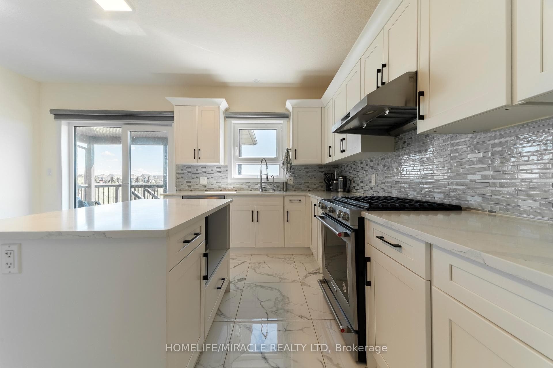 42 Grandville Circle photo 14