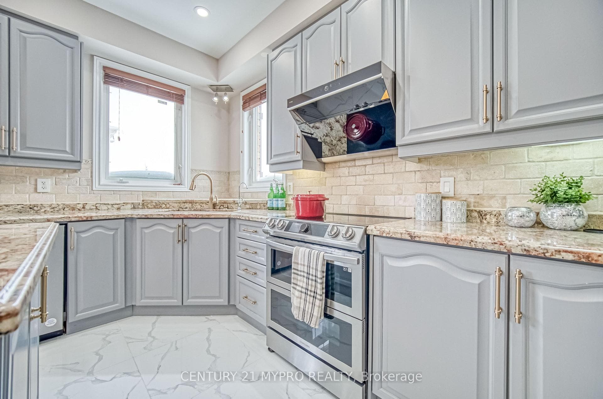 72 Vandervoort Drive photo 11
