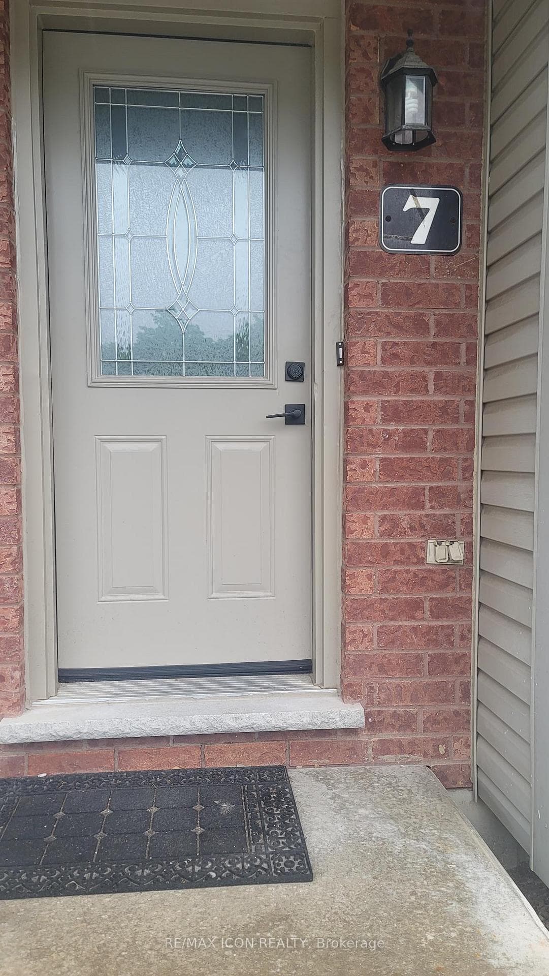 50 Chapman Court Unit 7 photo 2