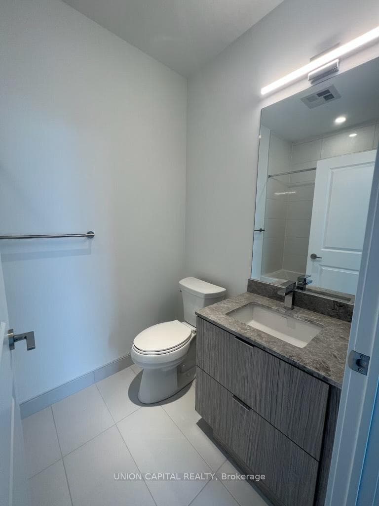 395 Bloor Street Unit 5310 photo 9