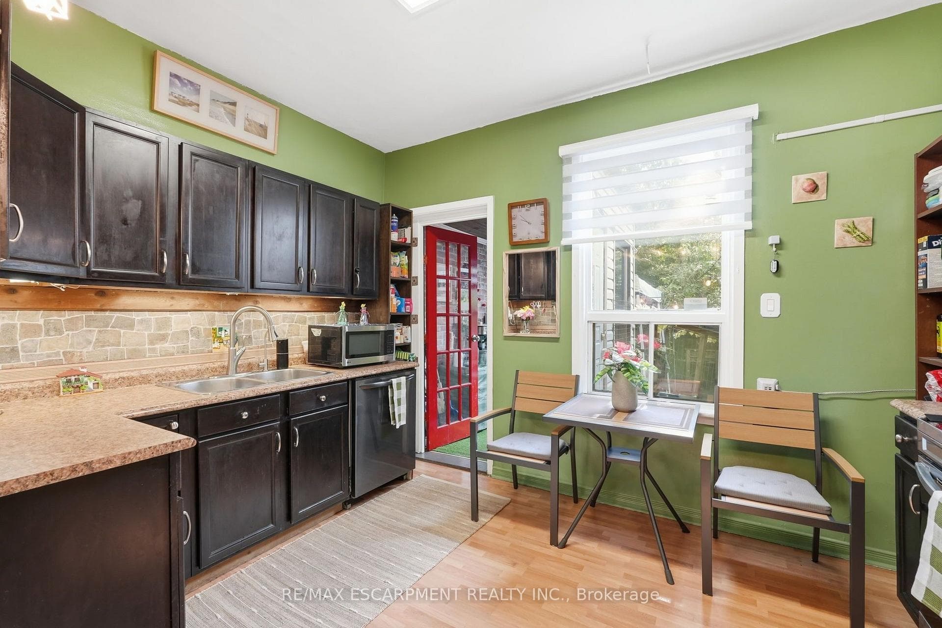 182 Cavell Avenue photo 11
