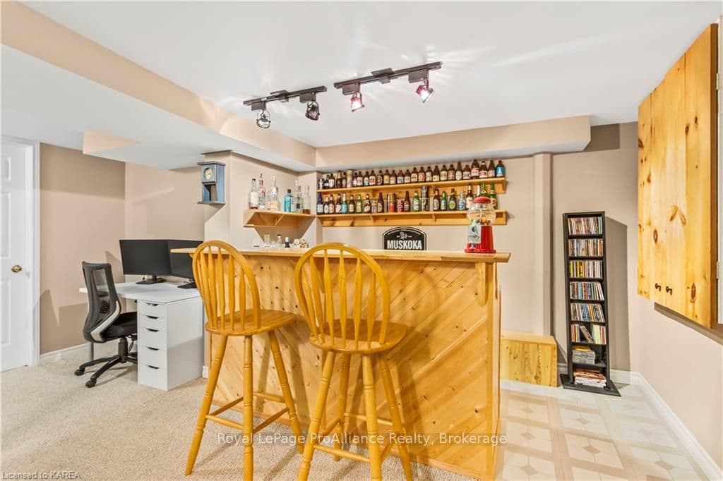 943 NEWHALL Drive photo 35