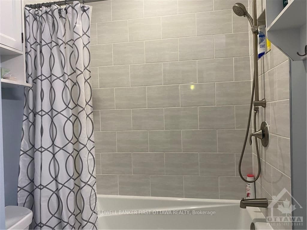 76 SPRINGWATER Drive photo 20