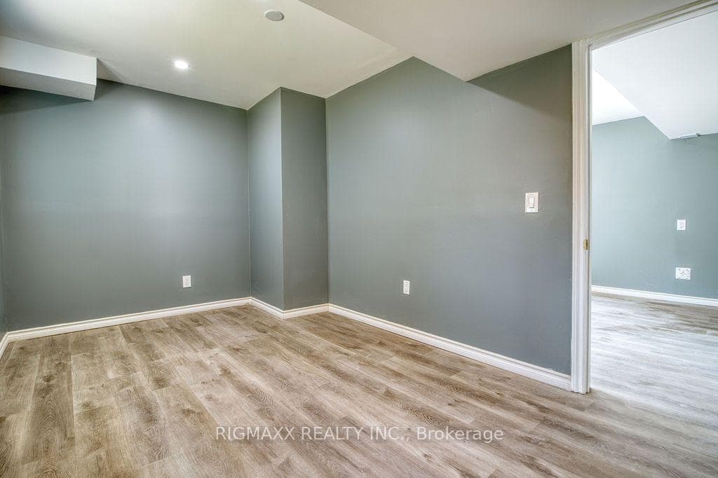 2104 Evans Boulevard photo 26