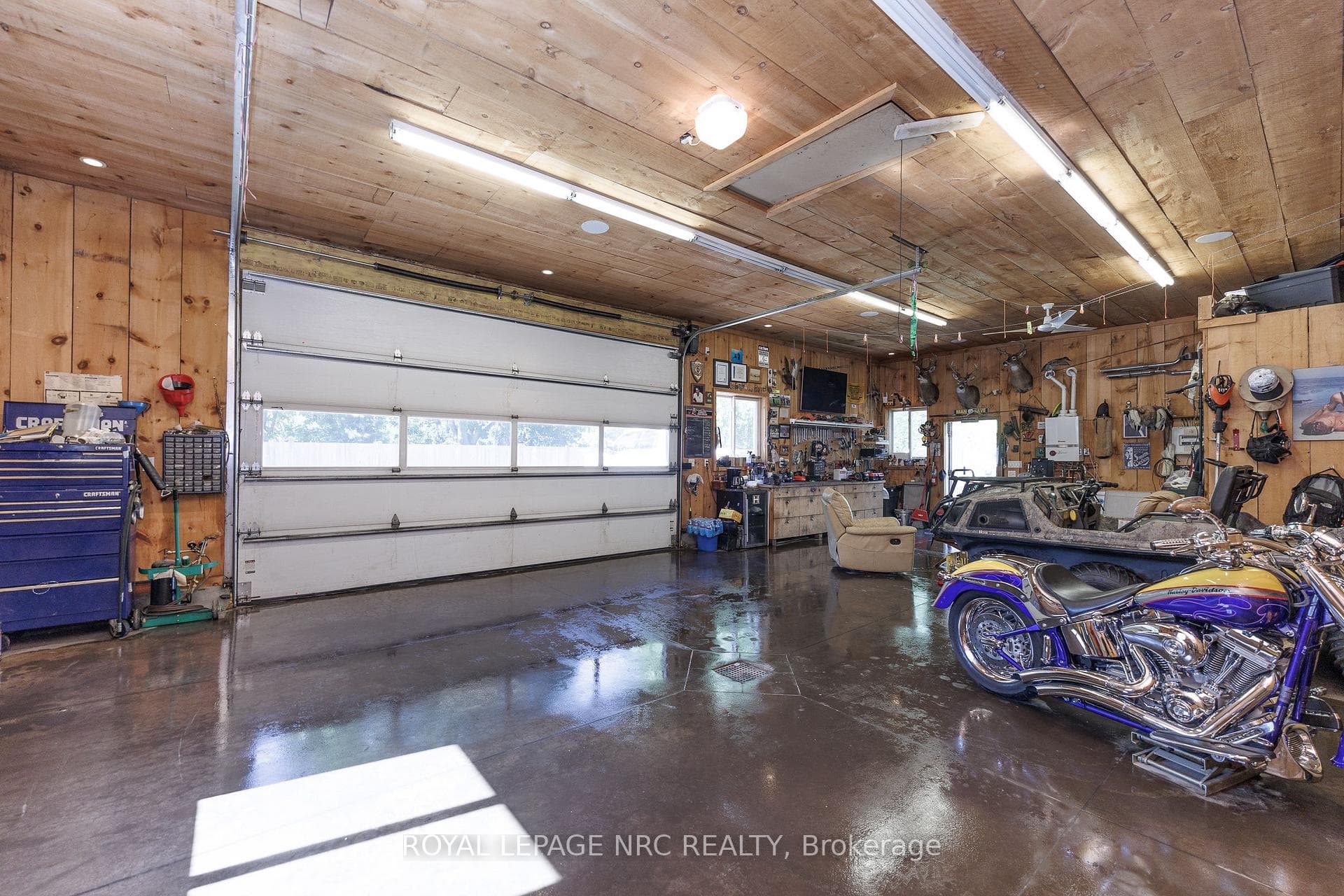 1,000 sq ft workshop/garage