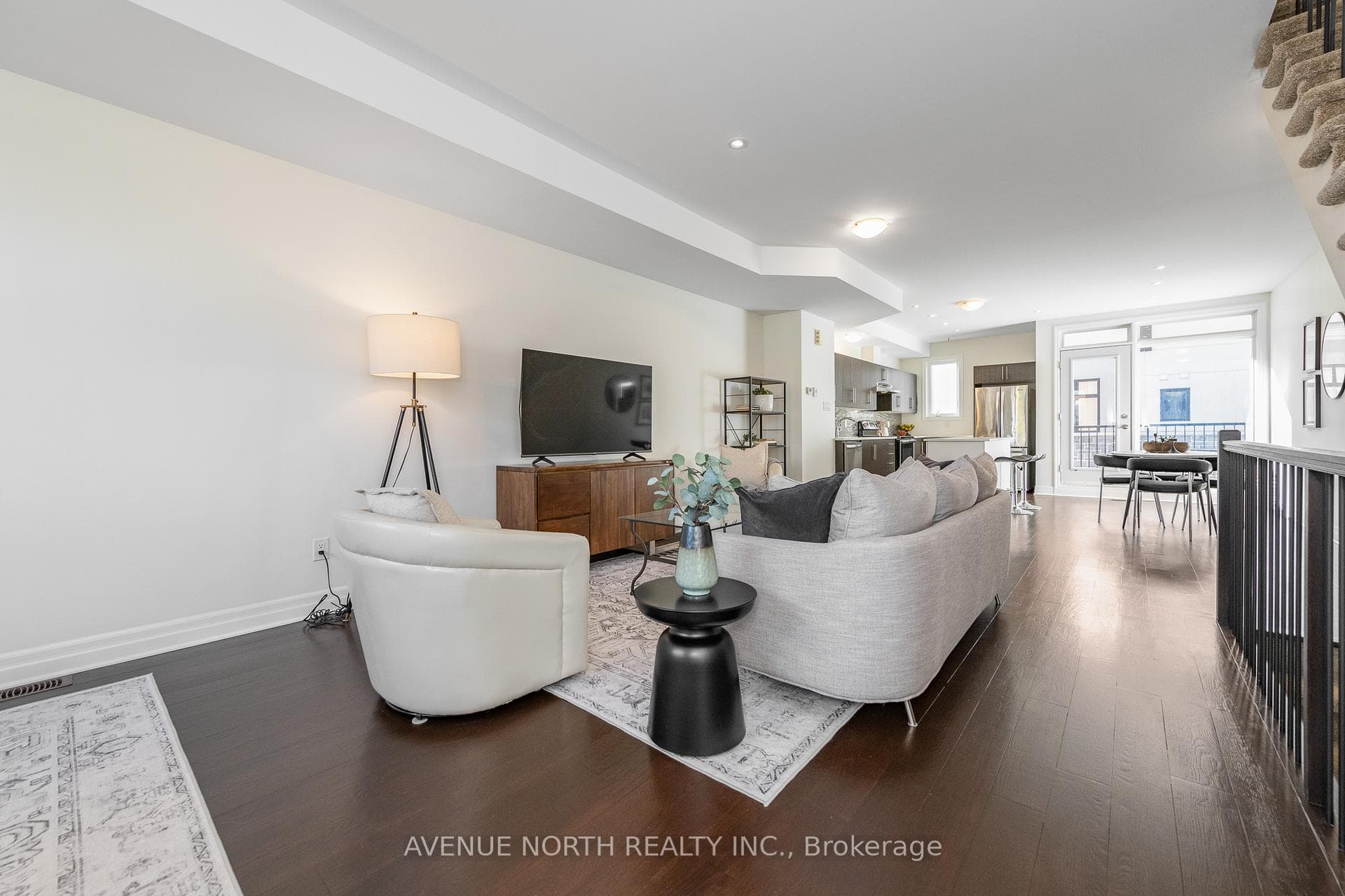 938 Woodroffe Avenue photo 11