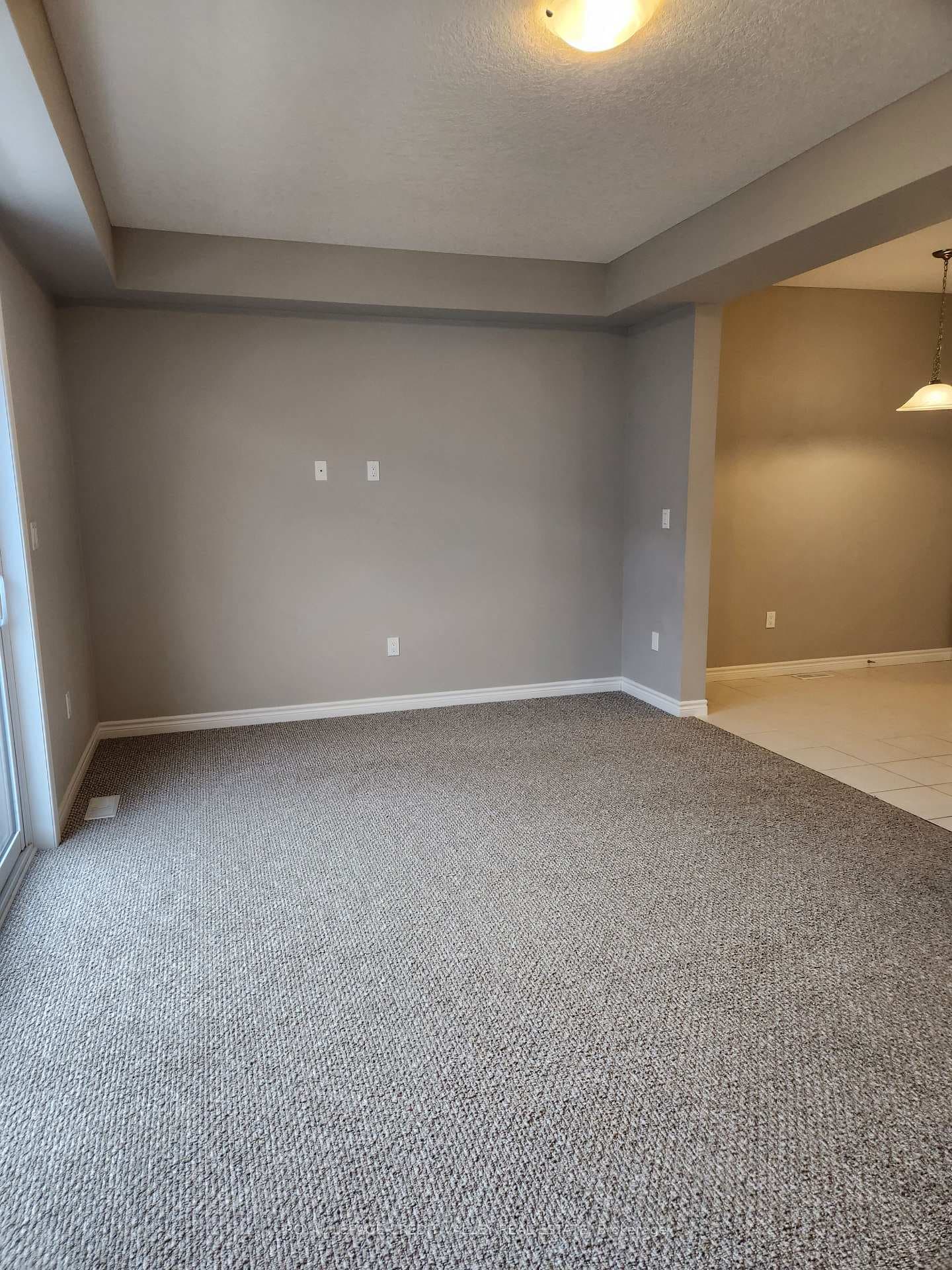 1022 Wright Drive photo 4