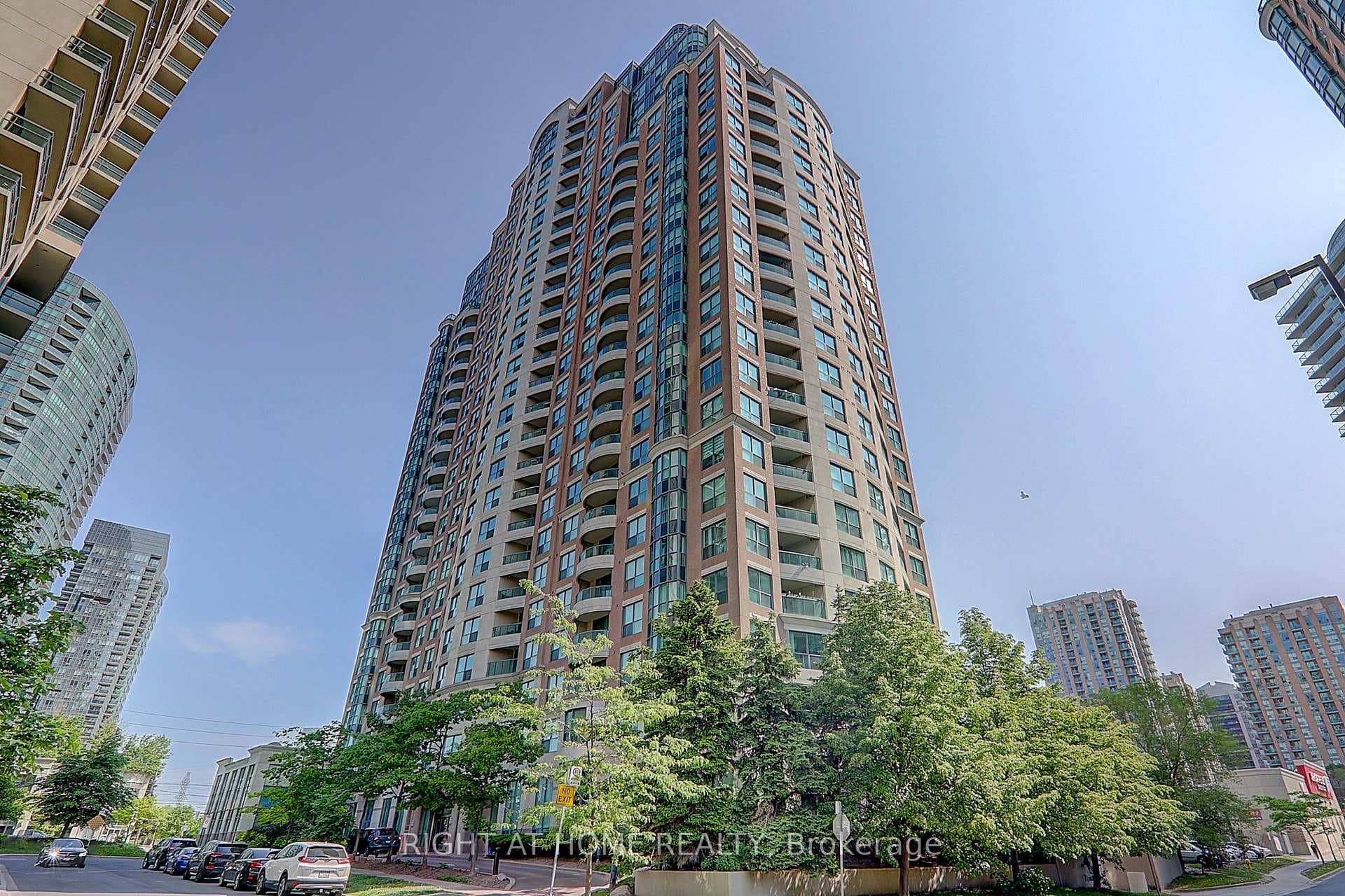 7 Lorraine Drive Unit 301 photo 4