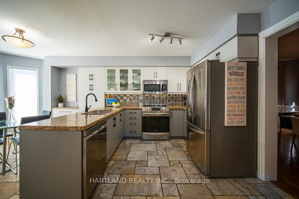 2566 Ambercroft Trail photo 9