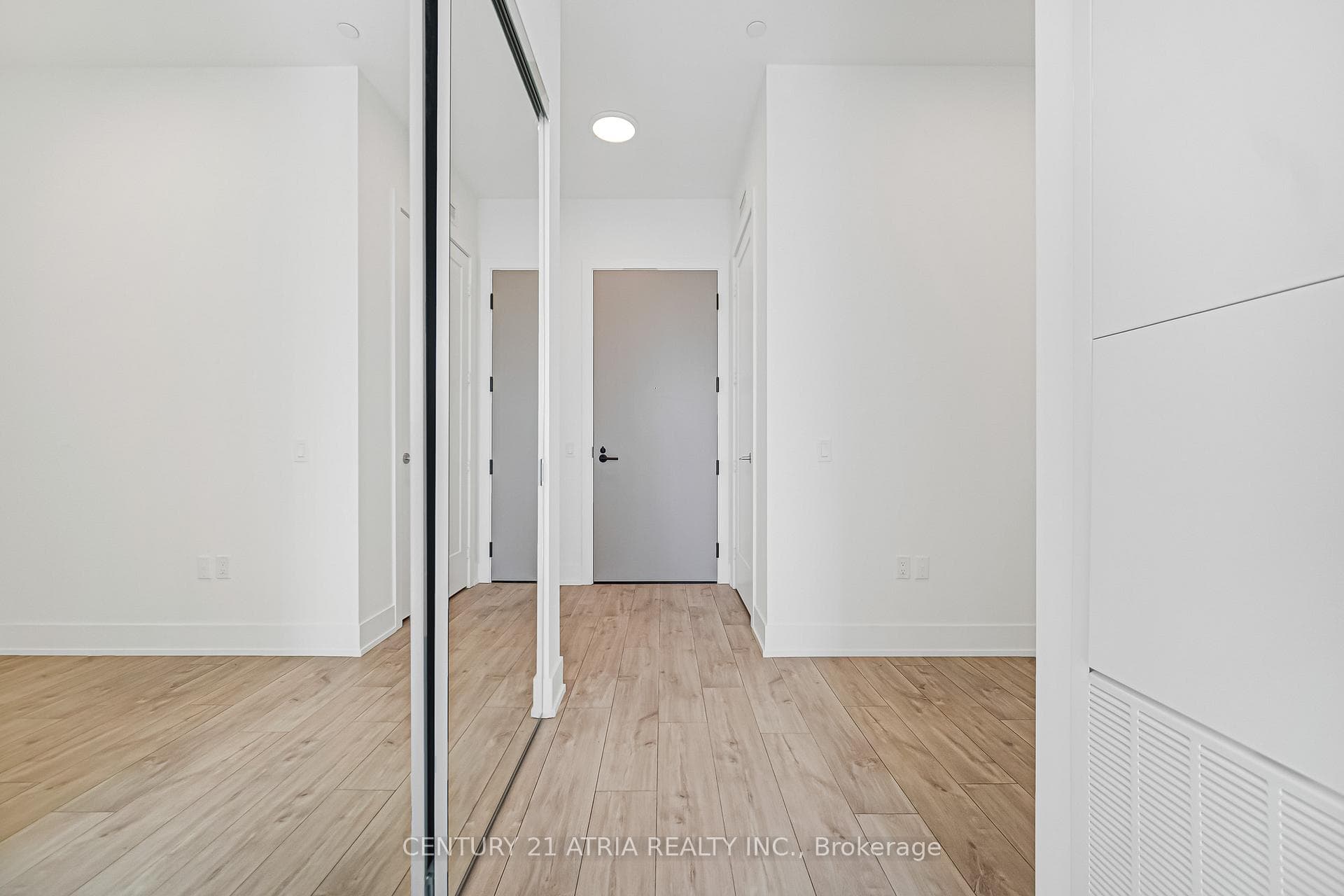 858 Dupont Street Unit 203 photo 4