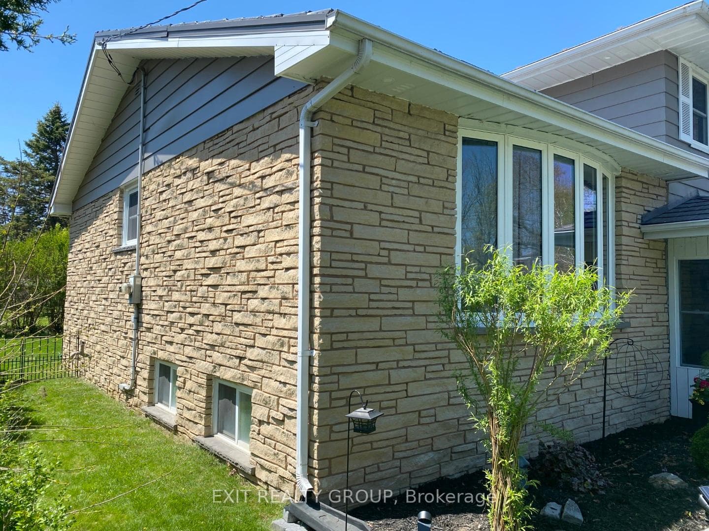 22 Joyce Crescent photo 6