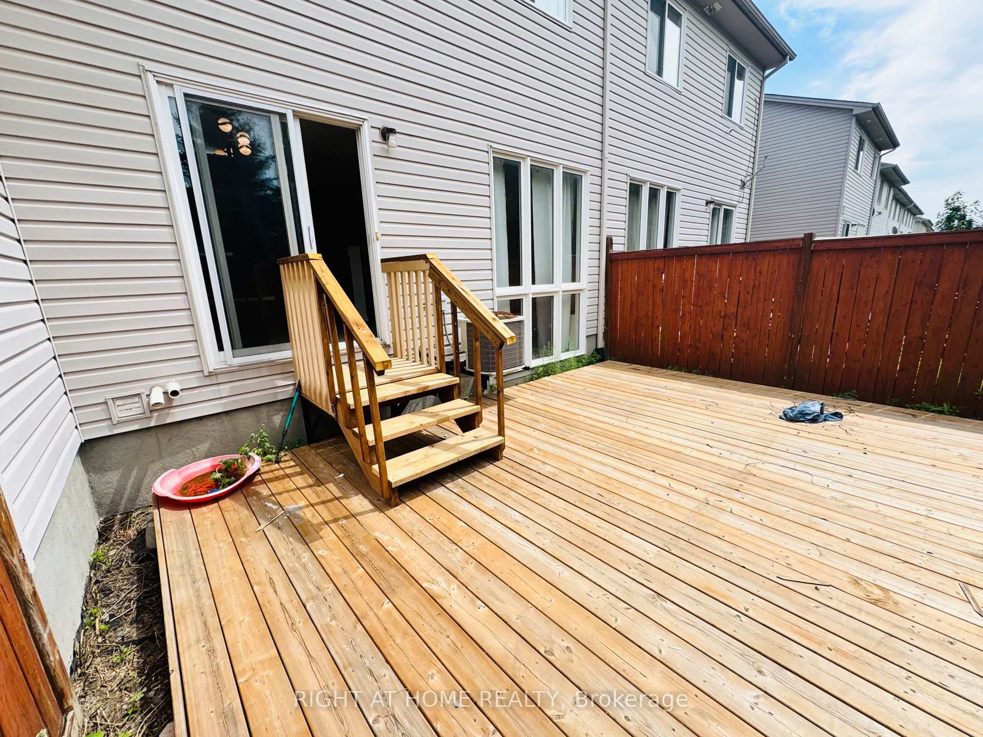 1069 Marconi Avenue photo 23