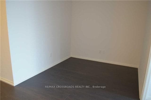 540 Bur Oak Avenue Unit 103 photo 2