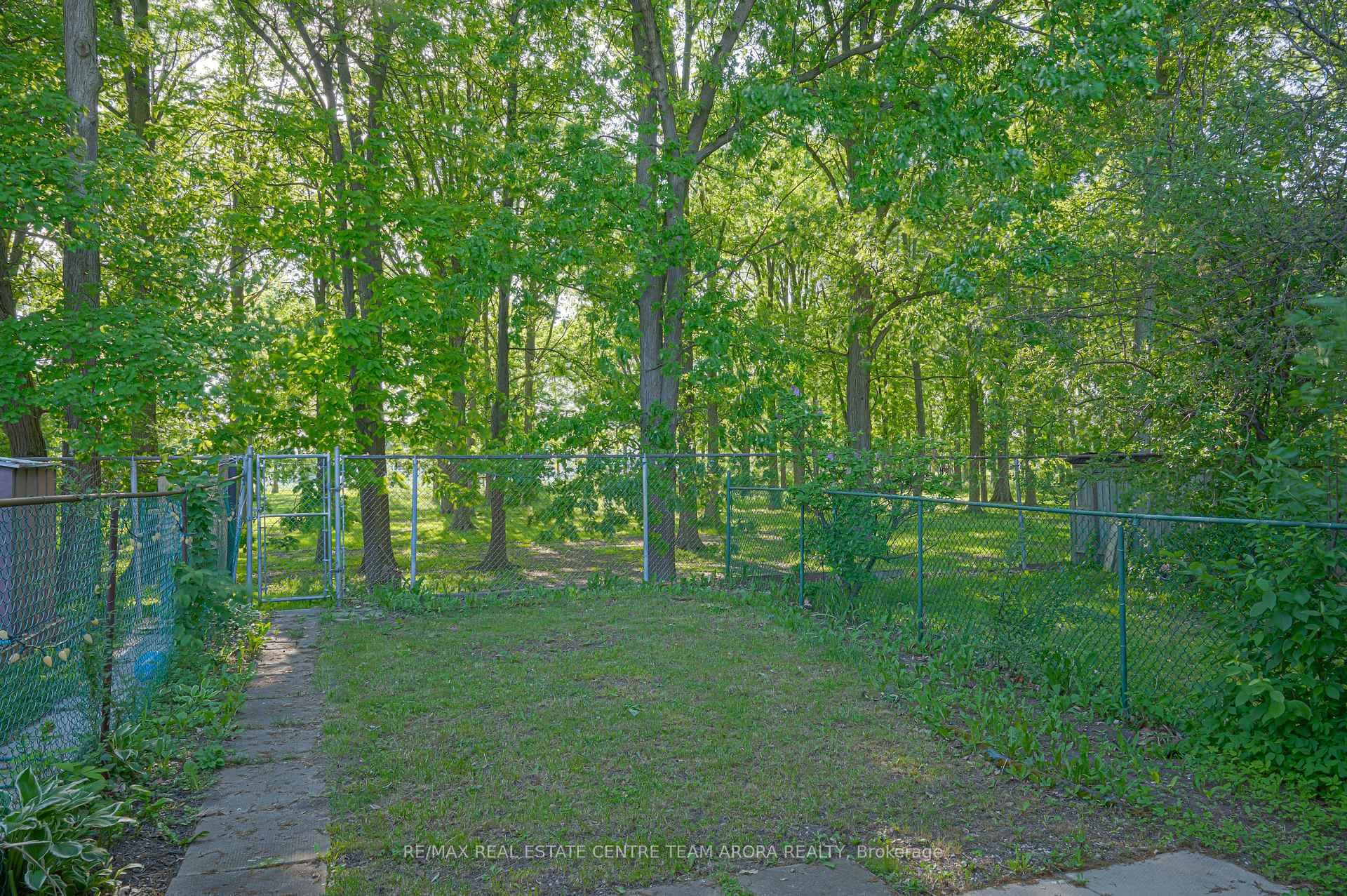 56 Fairview Crescent photo 29