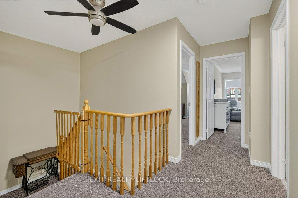 659 Tully Crescent photo 18