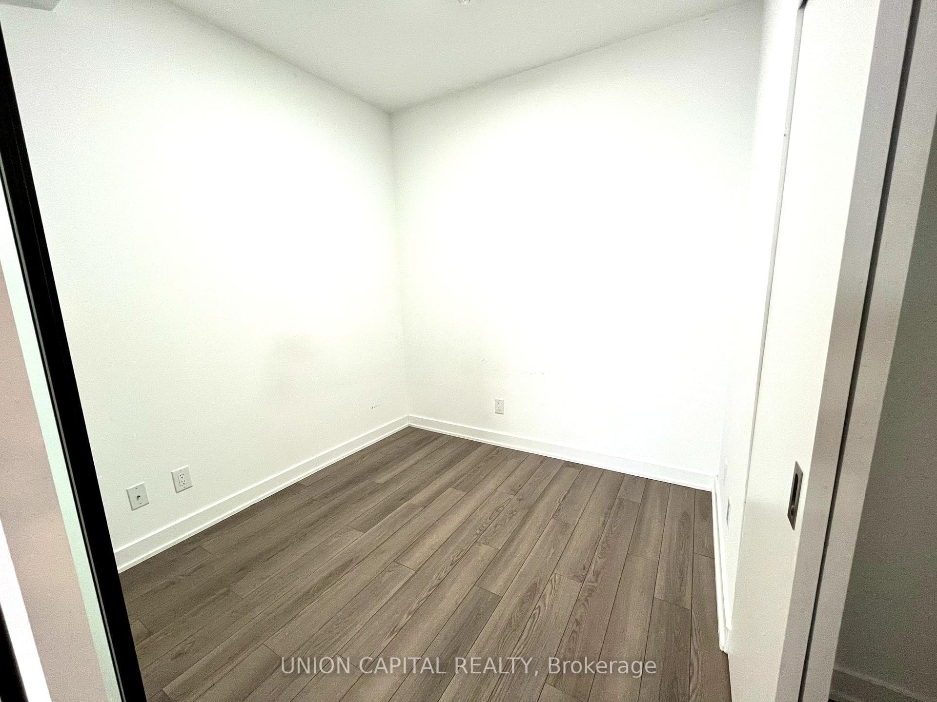 2799 KINGSTON Road Unit 513 photo 11