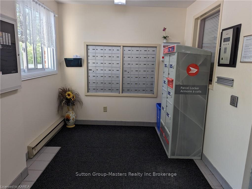 310 KINGSDALE Avenue Unit 408 photo 4