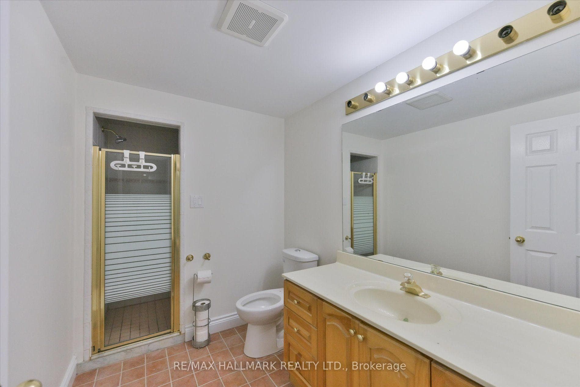 13918 Leslie Street photo 34
