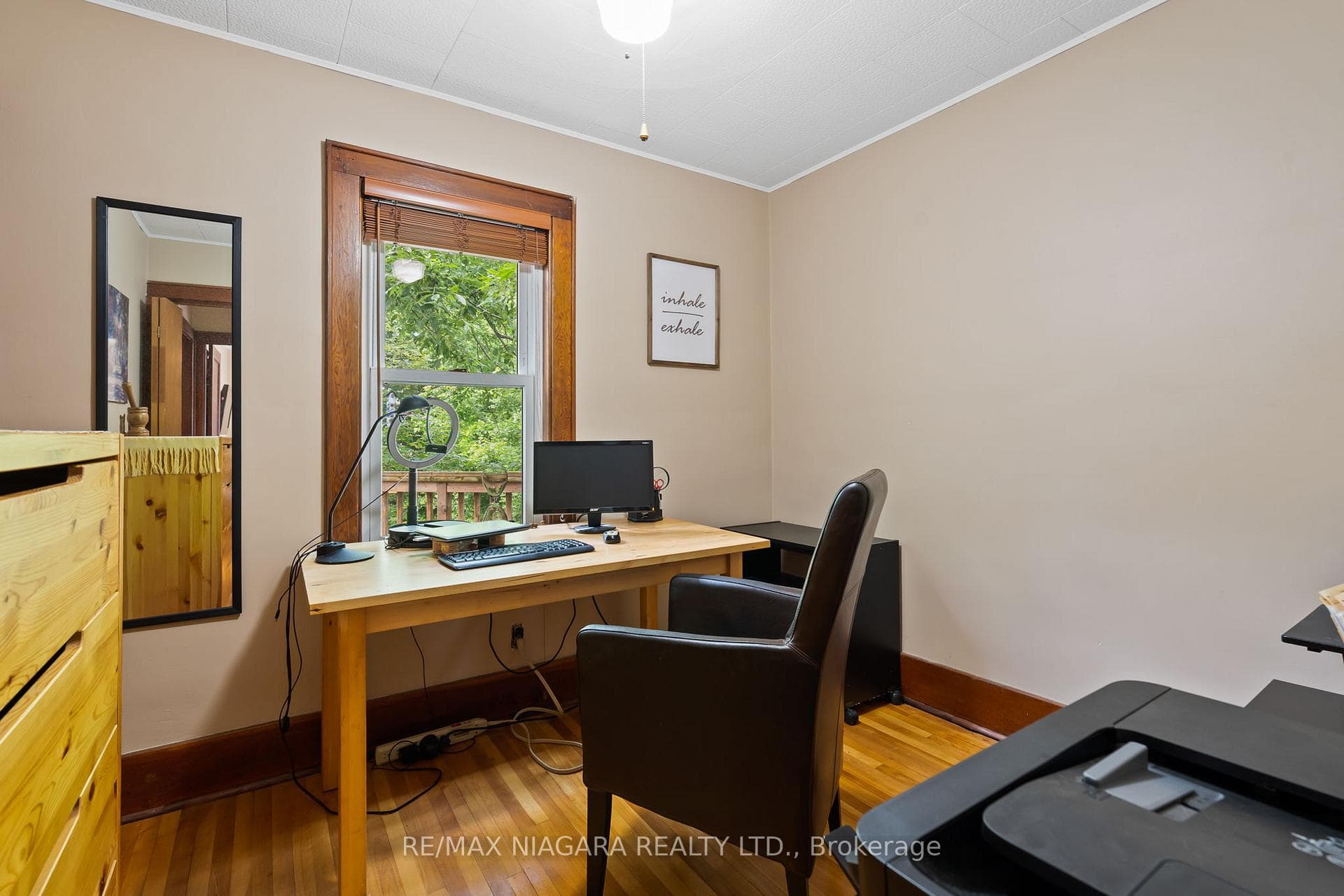 24 Forest Avenue photo 12