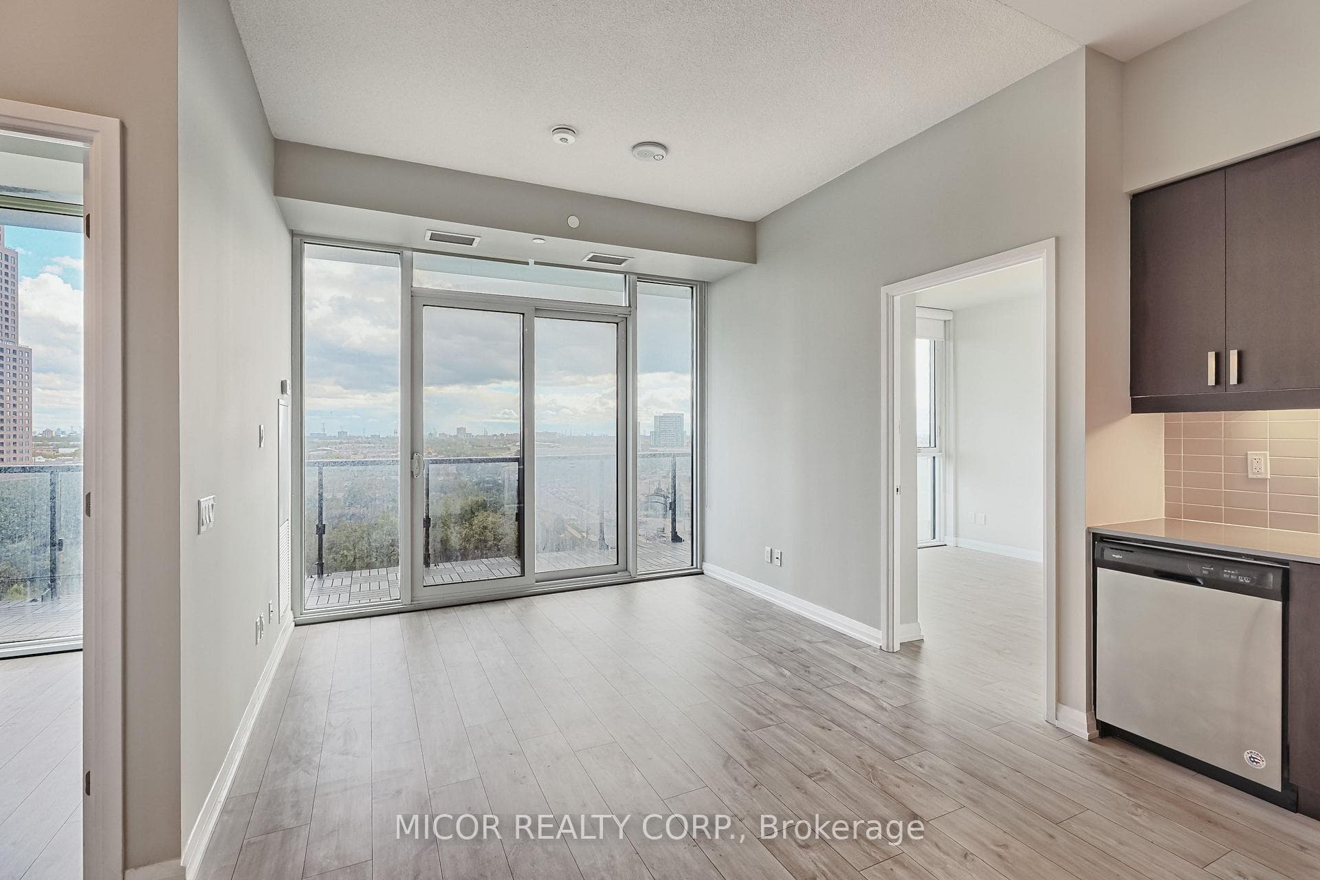 7895 Jane Street Unit 905 photo 6