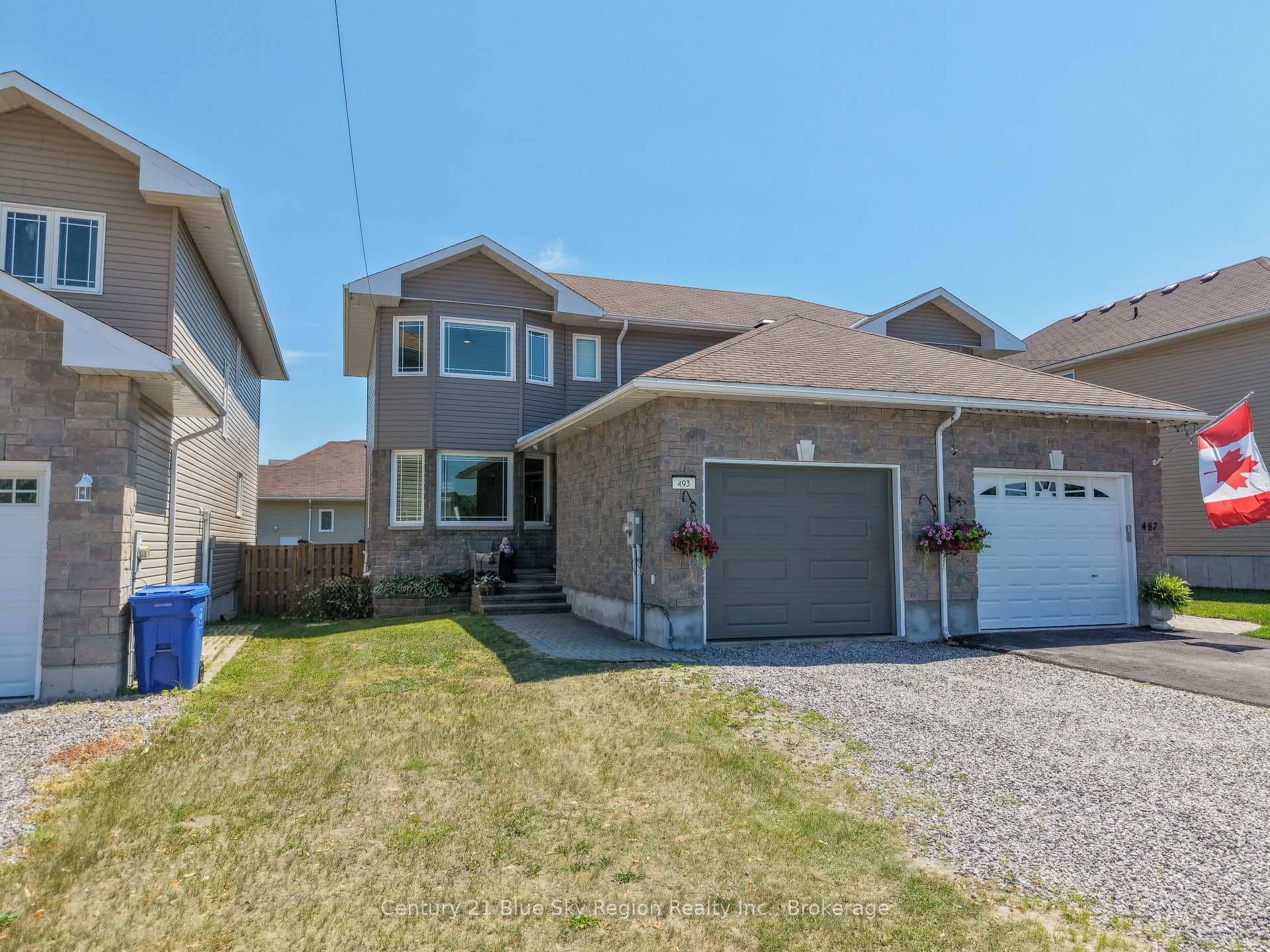 493 Norman Avenue photo 1