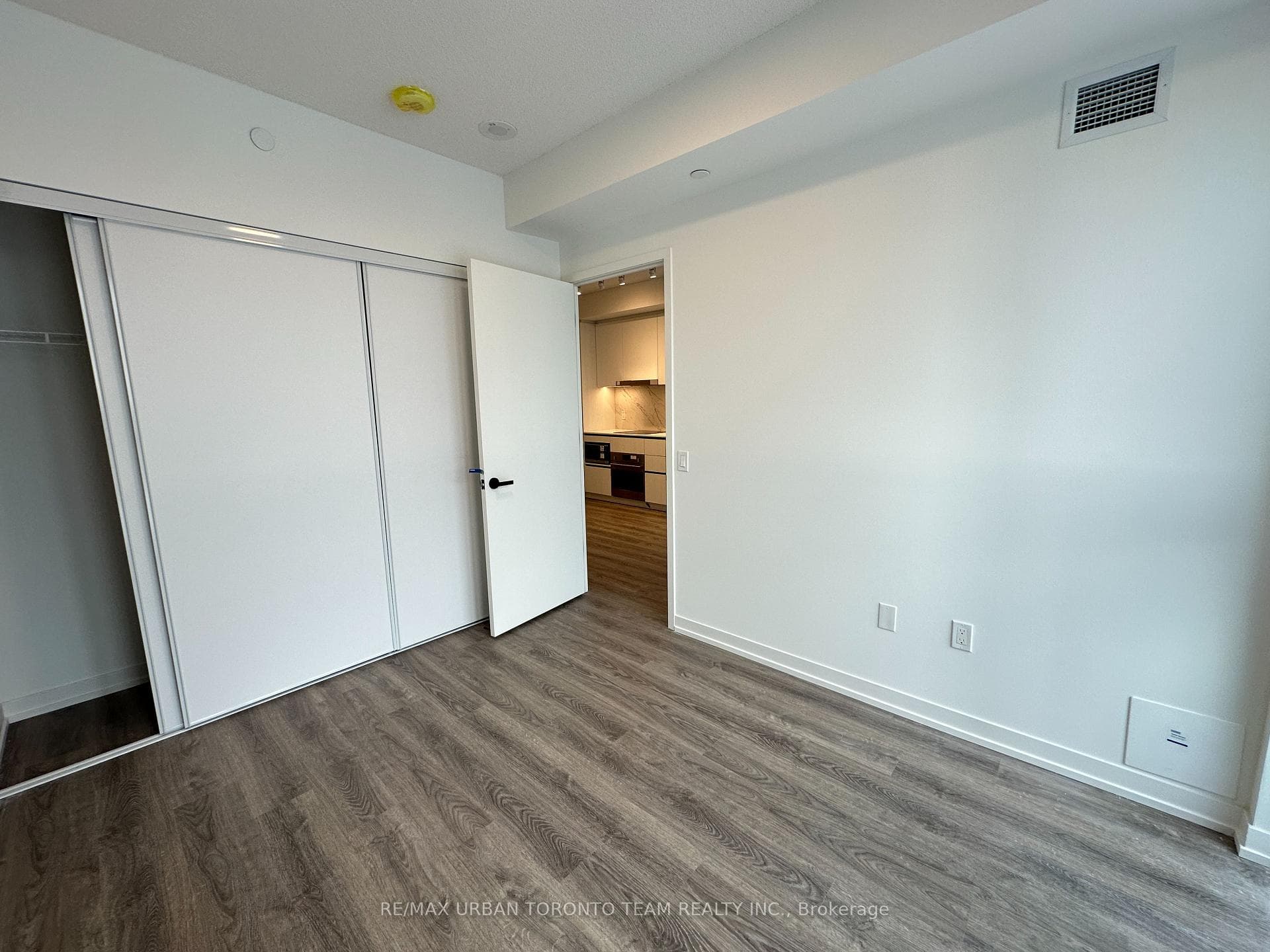 8 Interchange Way Unit 3511 photo 8