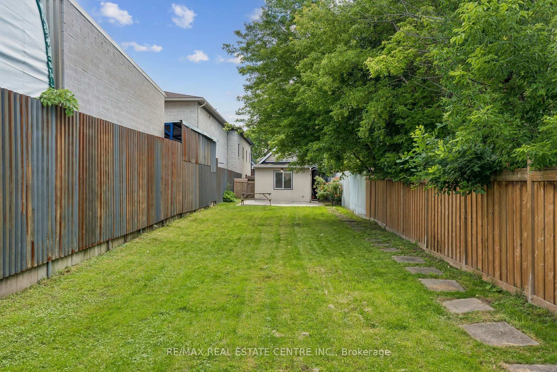 43 Whitfield Avenue photo 48