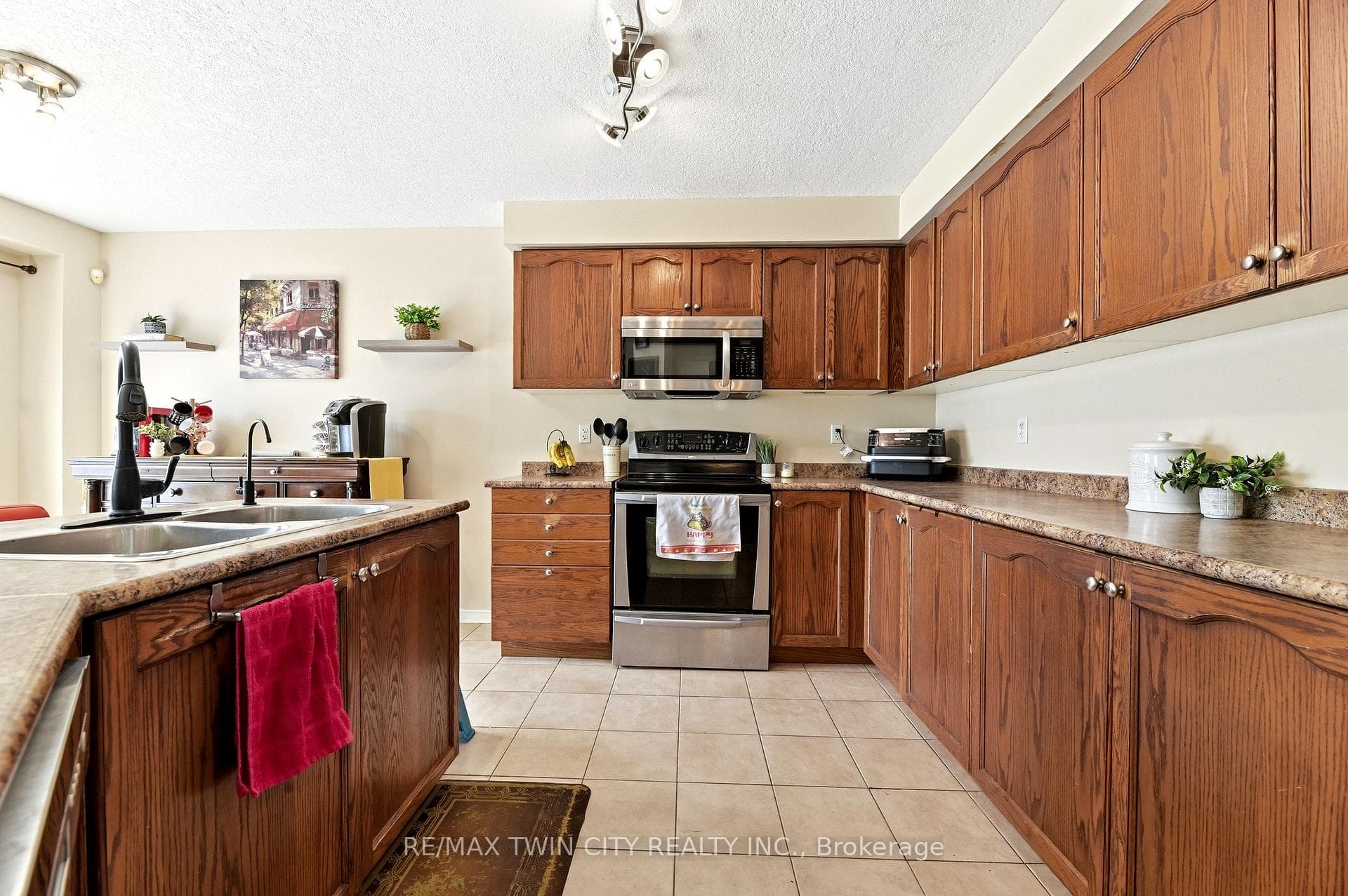 6 Jones Lane photo 9