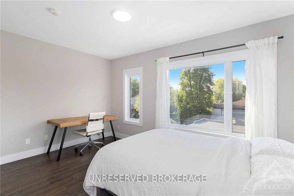 140 SPRINGHURST Avenue Unit 2 photo 17