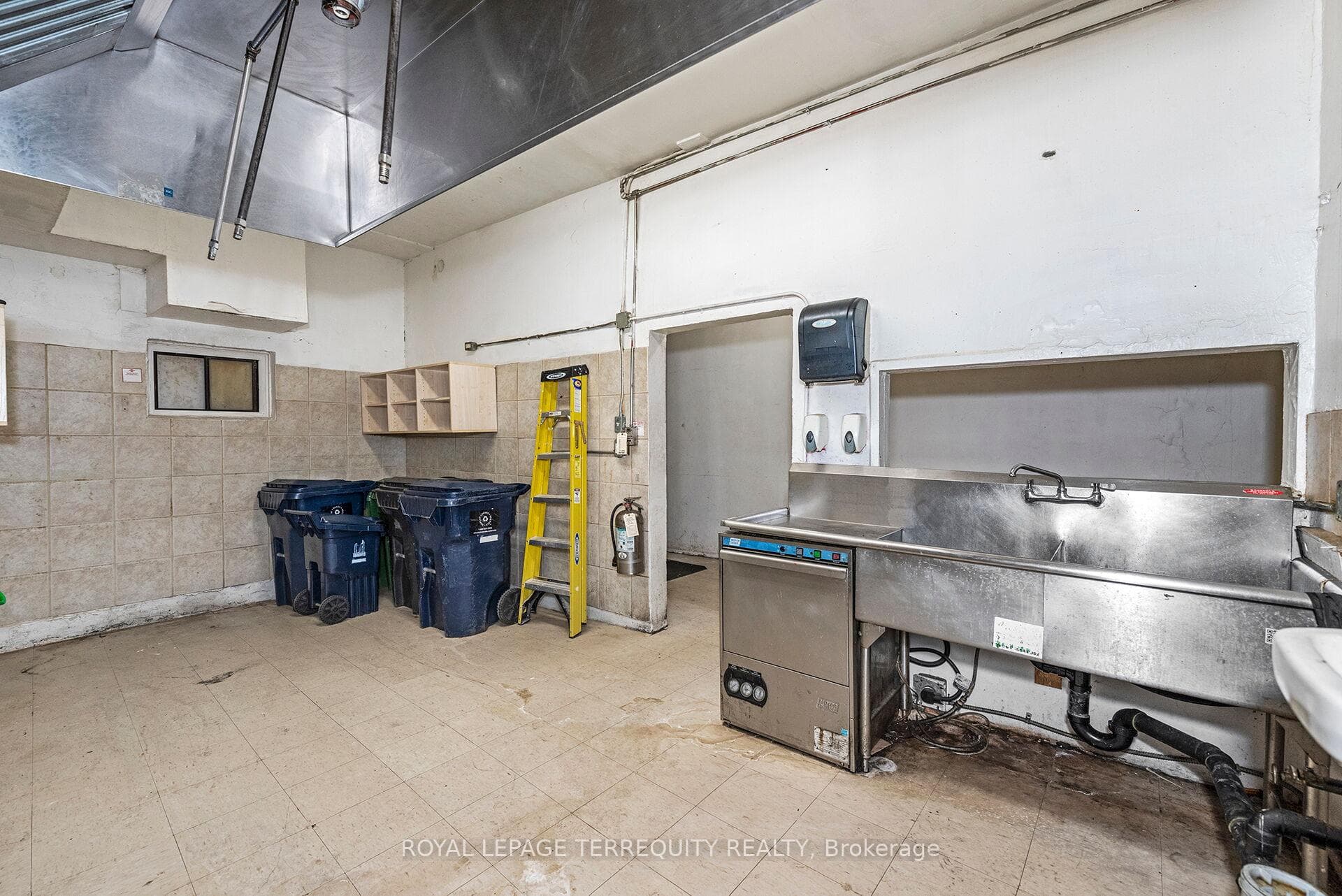 Commercial Kitchen