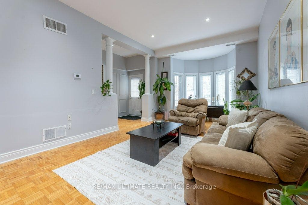 1496 Keele Street photo 11