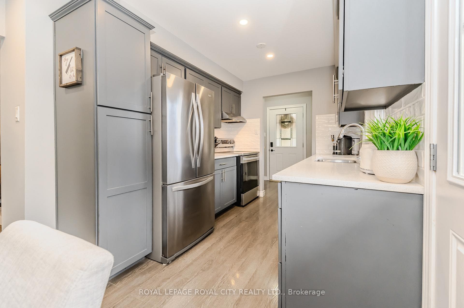 16 Nickolas Crescent photo 16