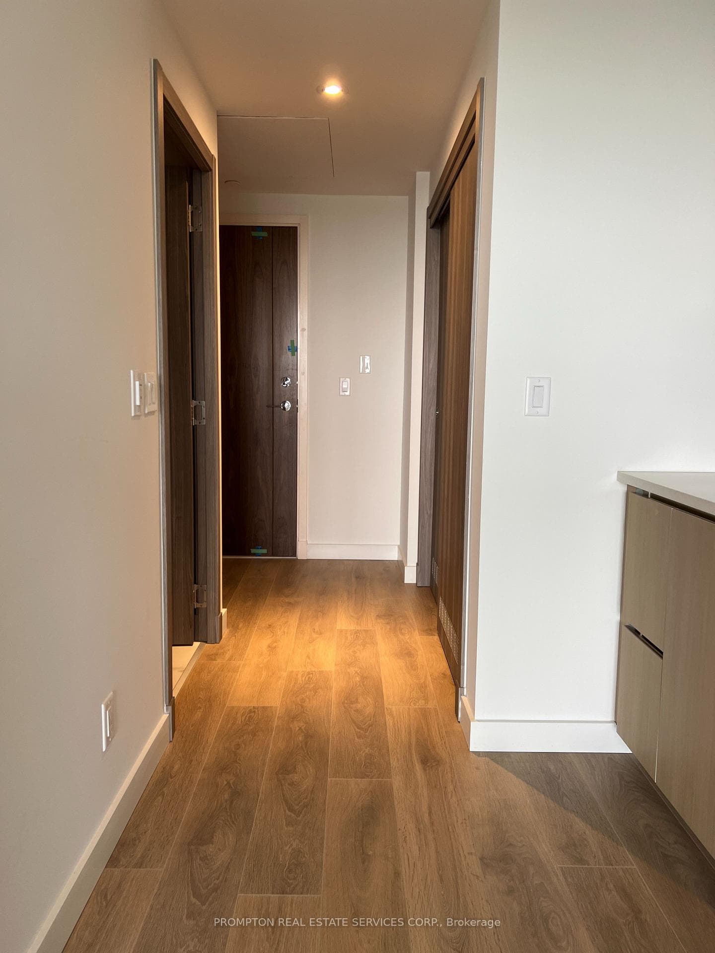 25 Mcmahon Drive Unit 810 photo 20