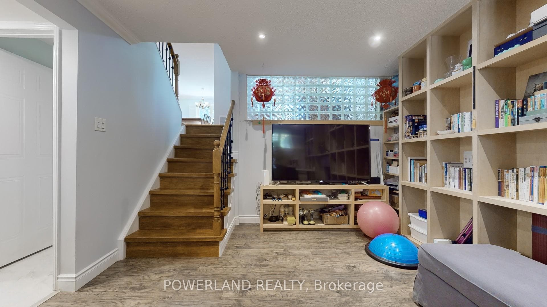320 John Bowser Crescent photo 24