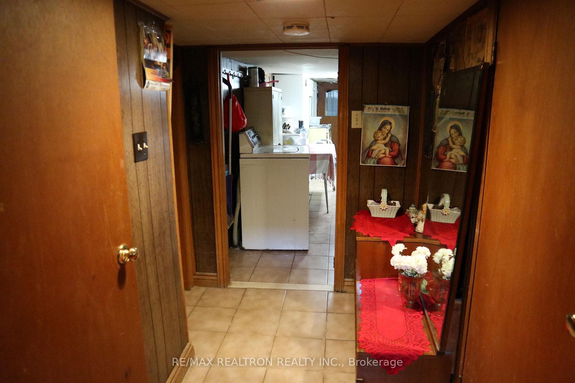 12 Seneca Avenue photo 14