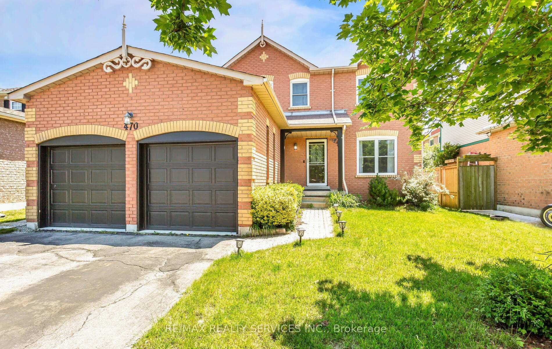 470 Burnett Avenue photo 2
