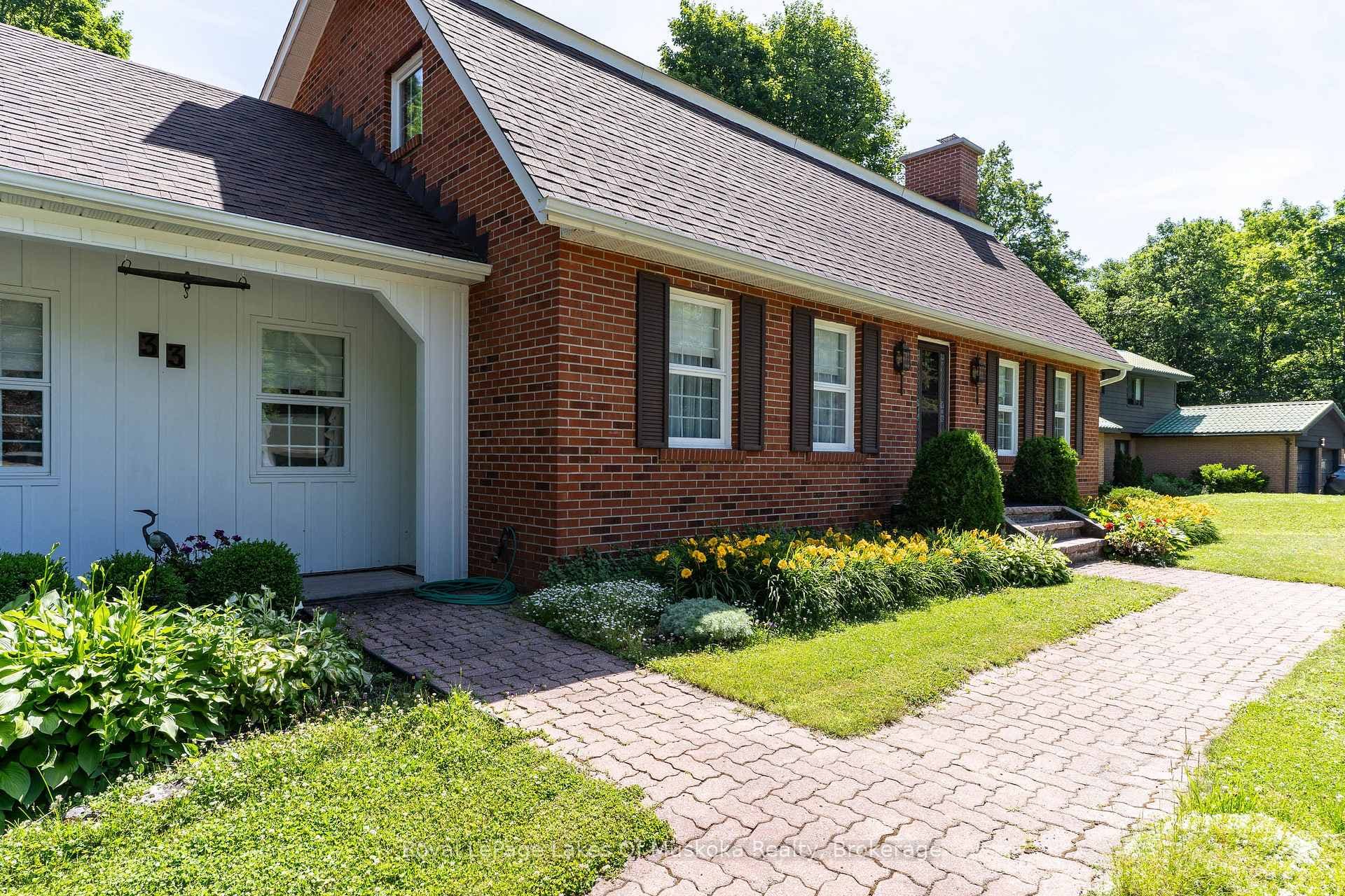 33 South Muskoka Drive photo 2