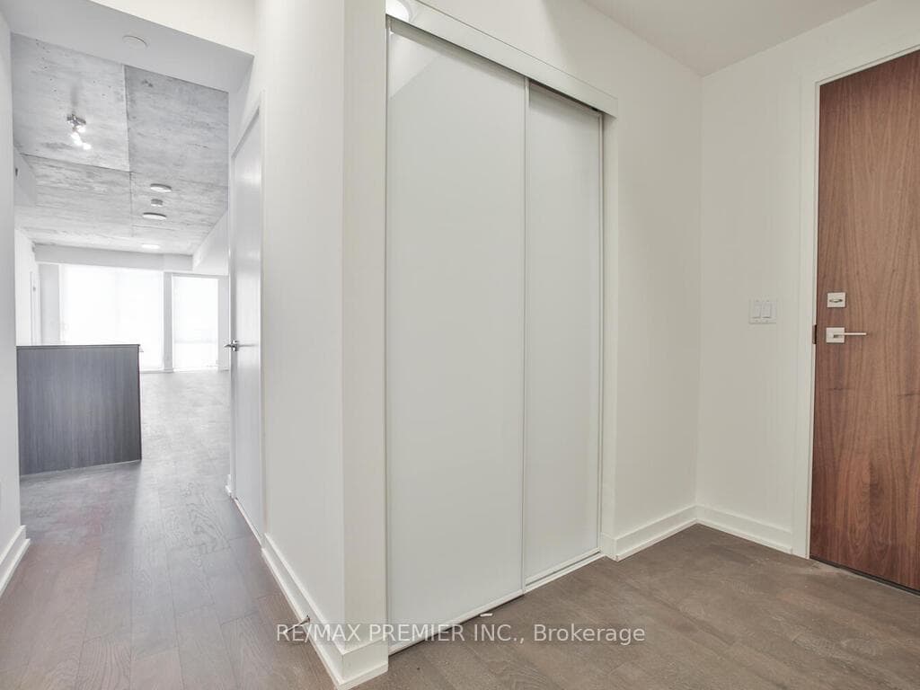 45 Baseball Place Unit 410 photo 3