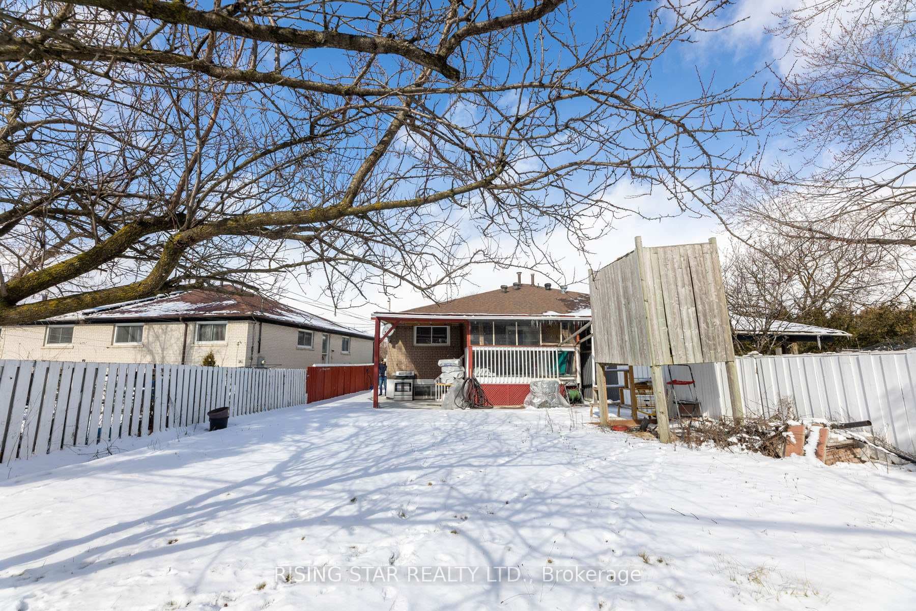 5 Tinton Crescent photo 38