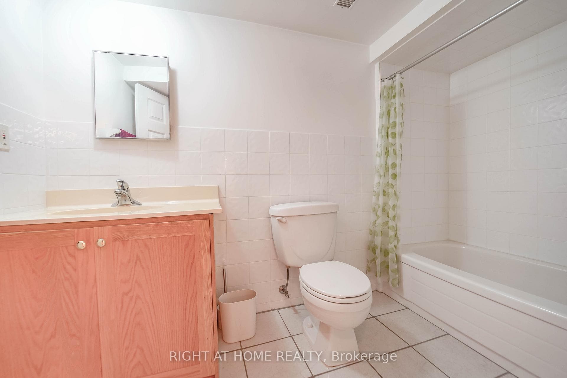 2 Lapworth Crescent photo 34
