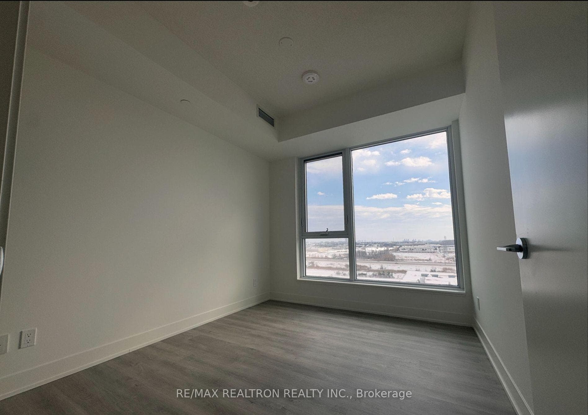 38 Andre De Grasse Street Unit 1509 photo 7