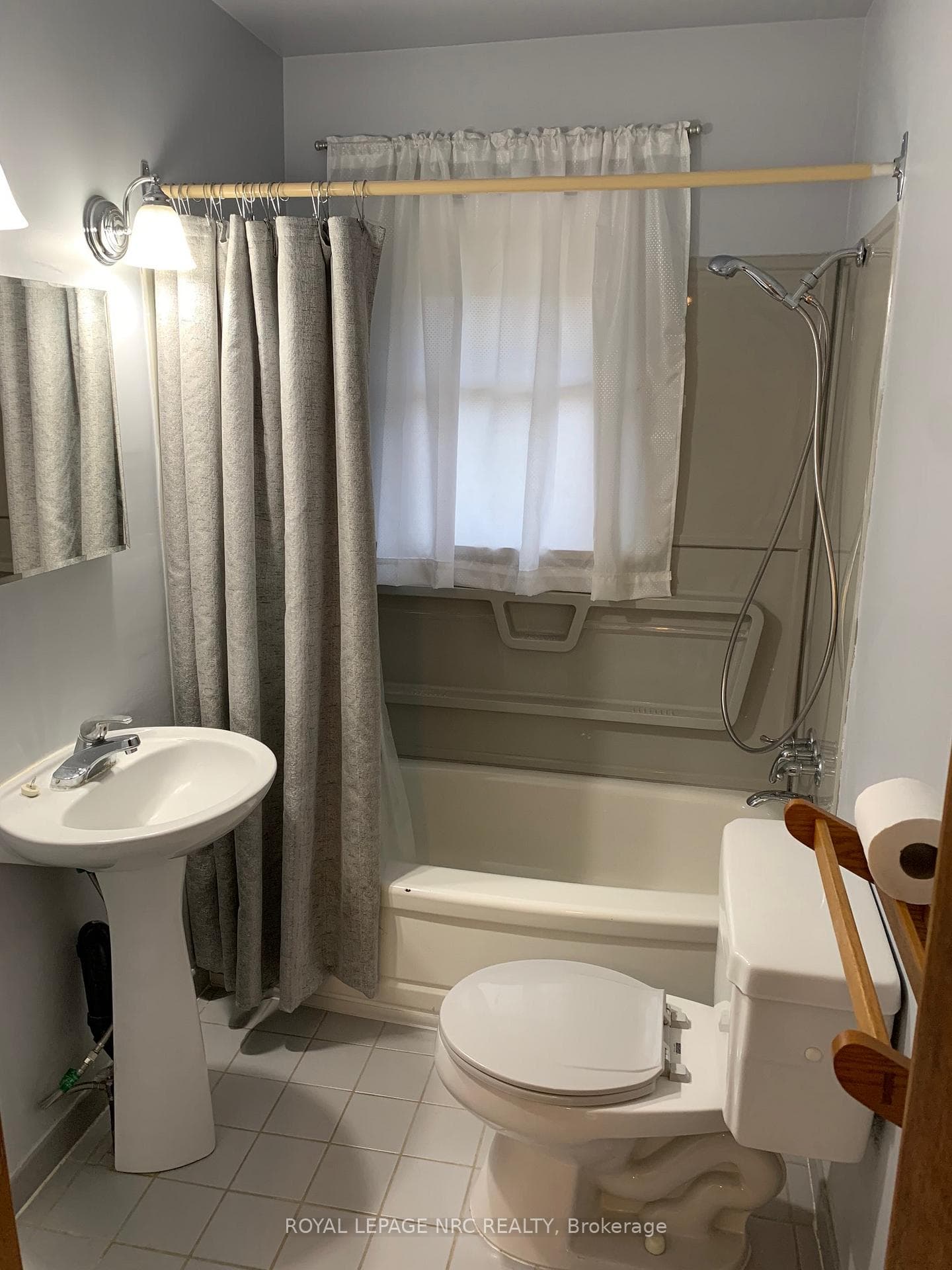 4 pc bathroom