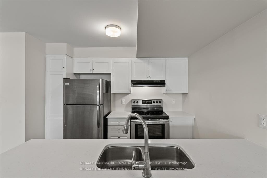 2302 Watercolours Way photo 12