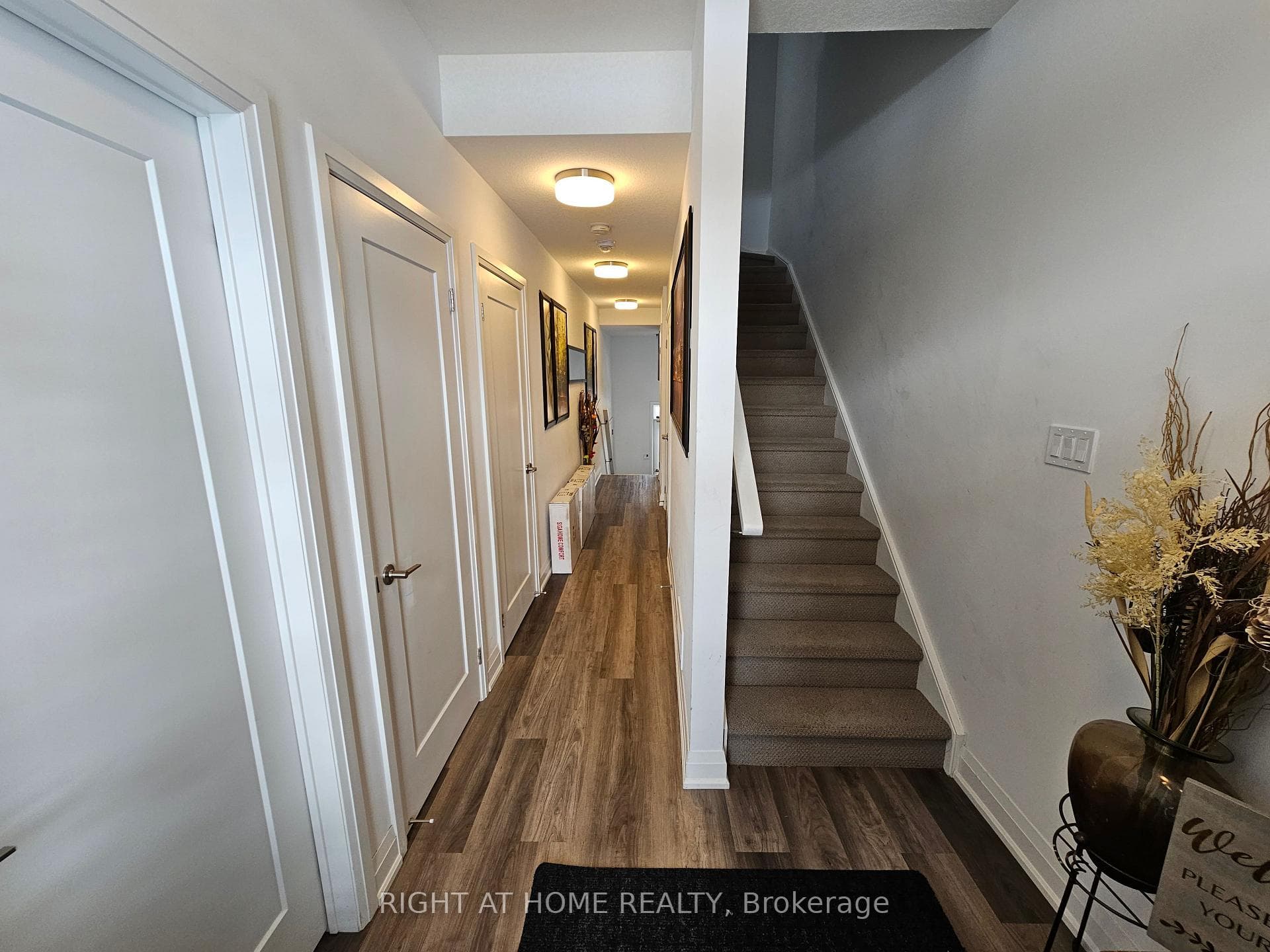 156 Huron Street photo 4