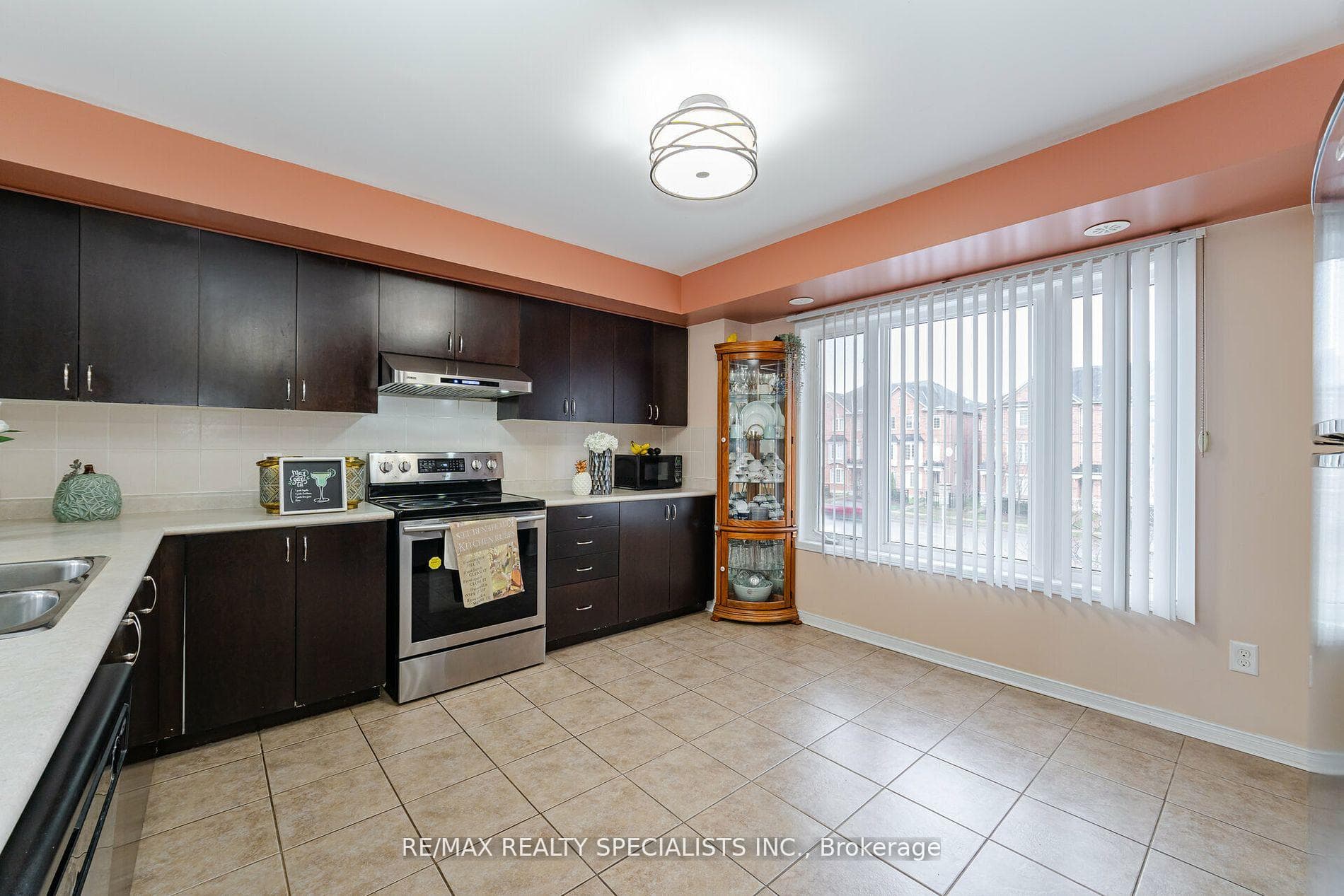 60 Fairwood Circle Unit 63 photo 9