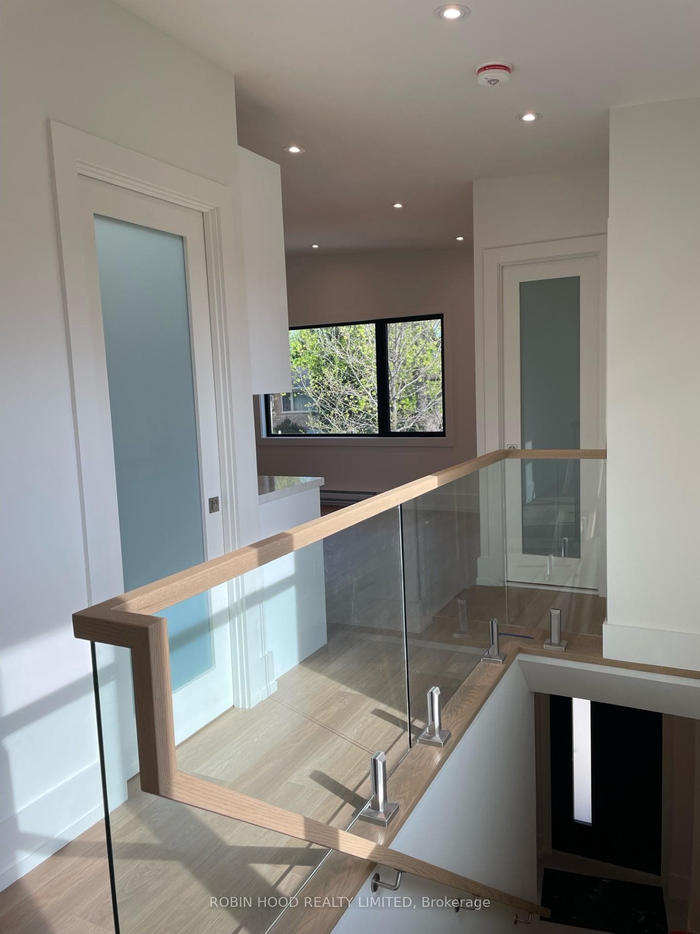 44 Somerdale Square Unit Upper photo 5