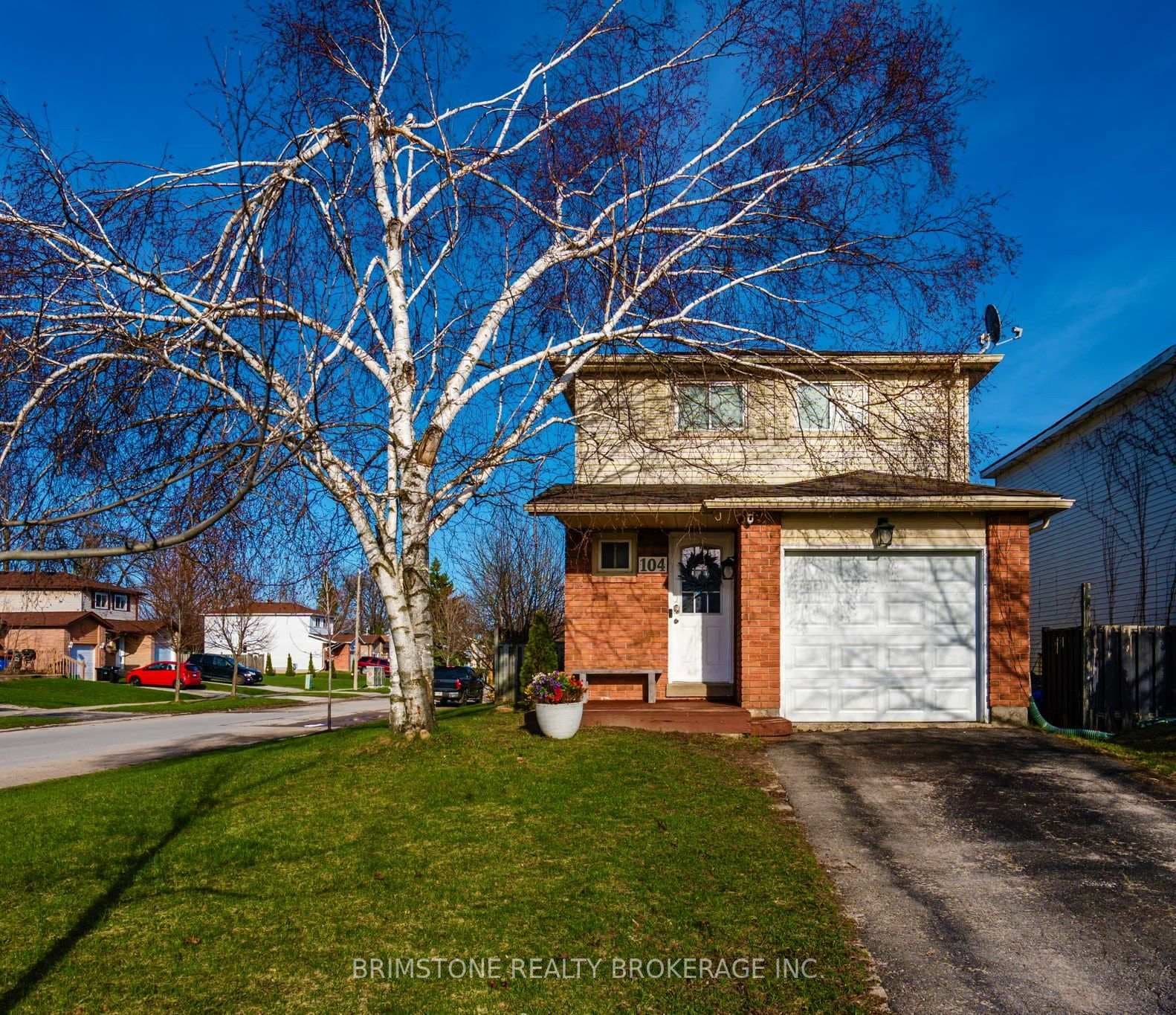 104 Hickling Trail photo 1