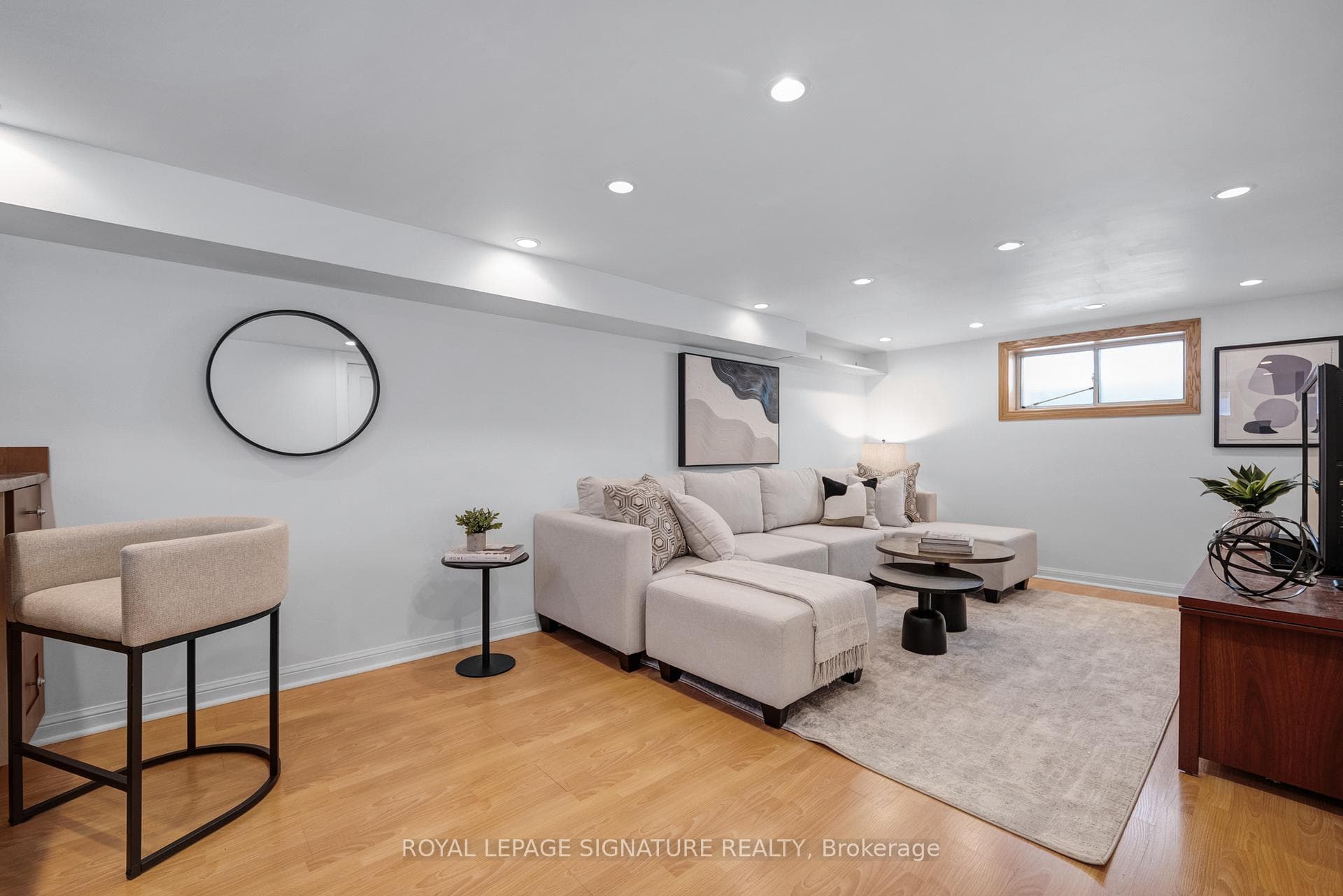 142 Divadale Drive photo 17