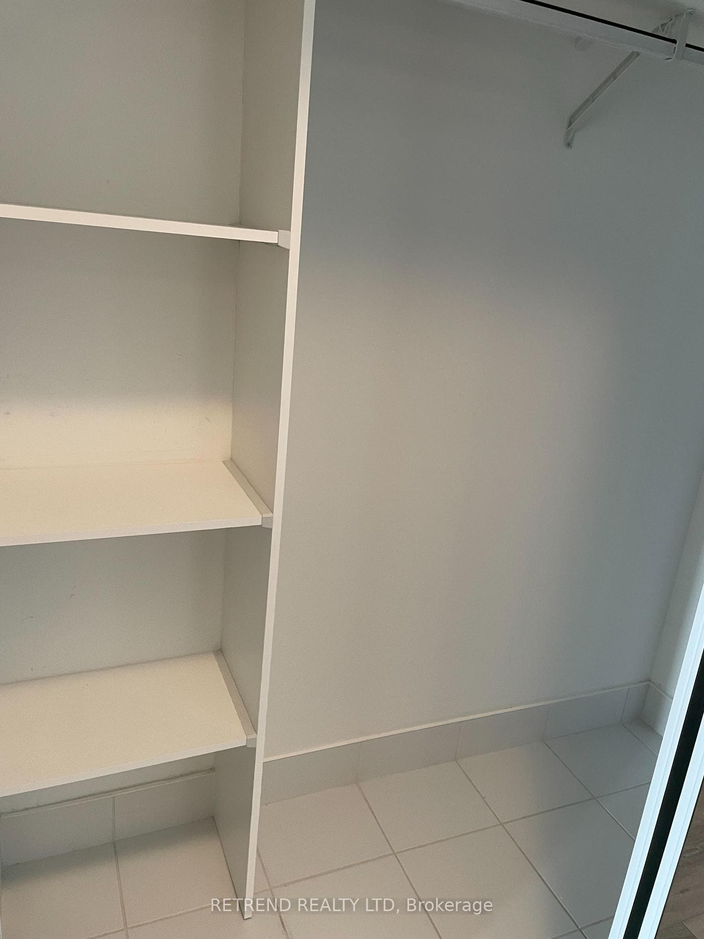 575 Bloor Street Unit 2409 photo 11