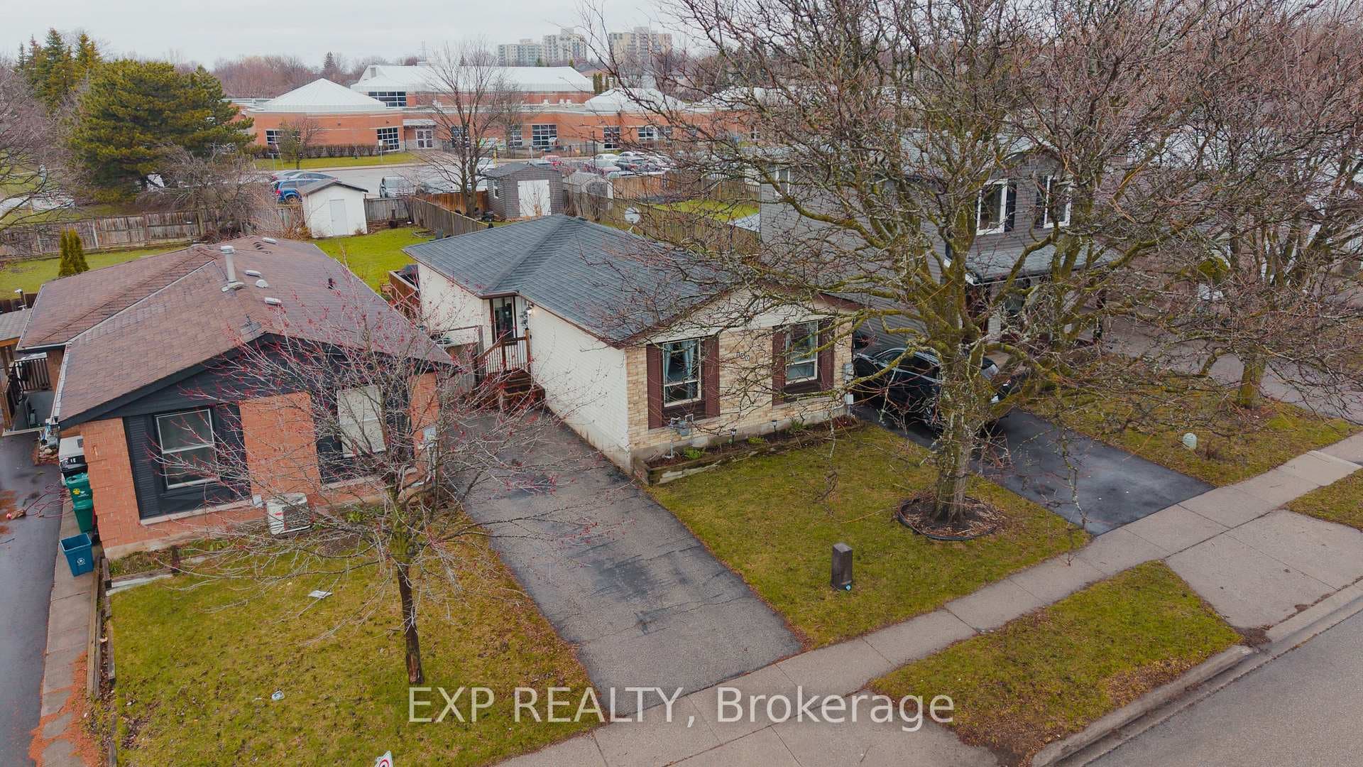 160 Carter Crescent photo 6